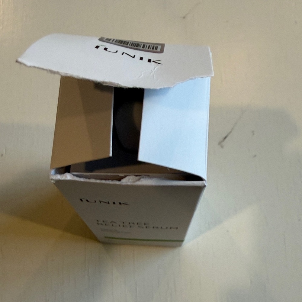 Iunik Tea Tree Relief Serum - Picture 2 of 3